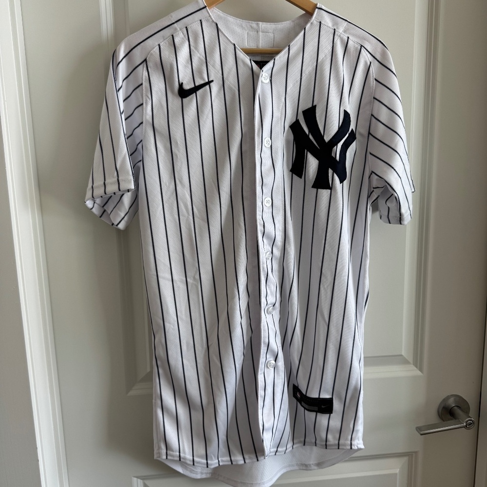 Nike MLB New York Yankees Jersey 22